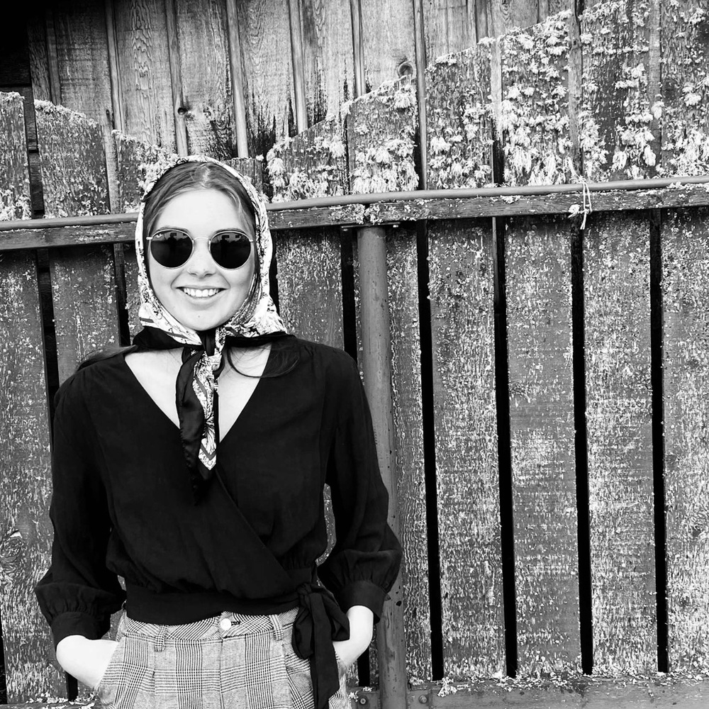 Meet your Posher, Lara
